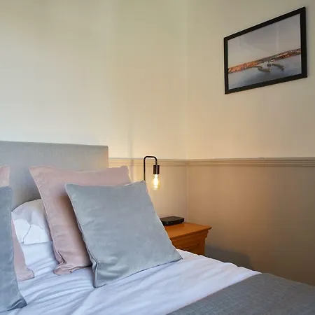 Host & - Havelock Place Apartment
